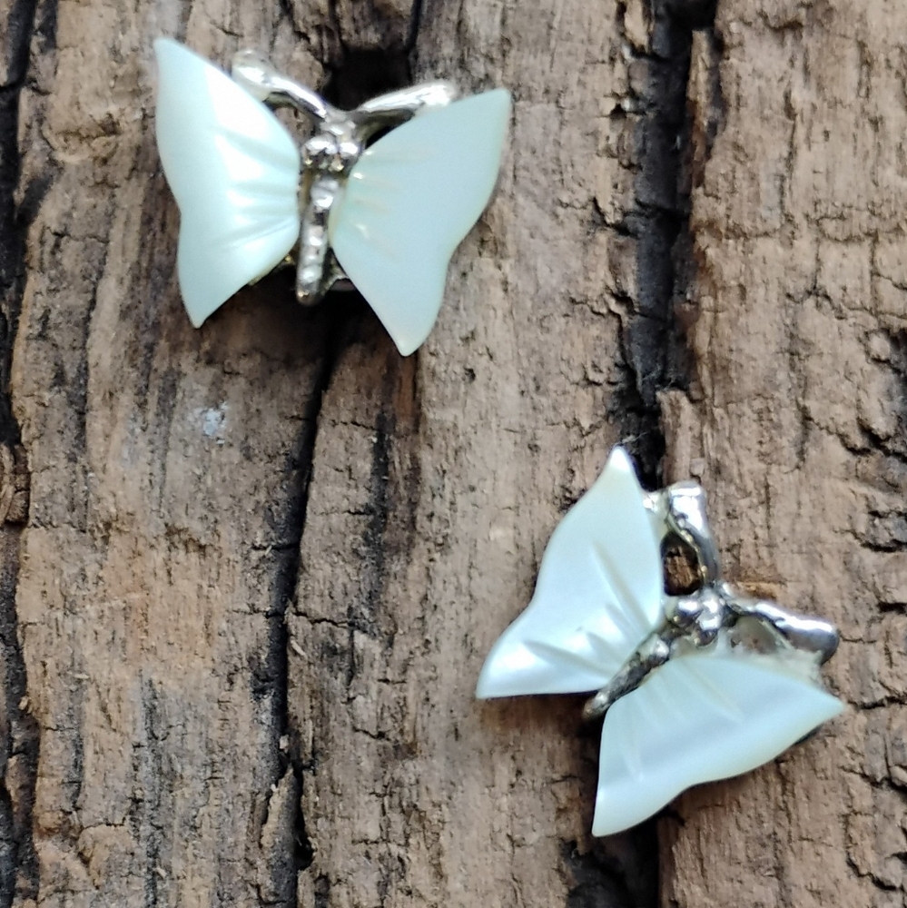Vintage Natural Mother of Pearl Earrings Pierced Butterflies Sterling Silver GT3